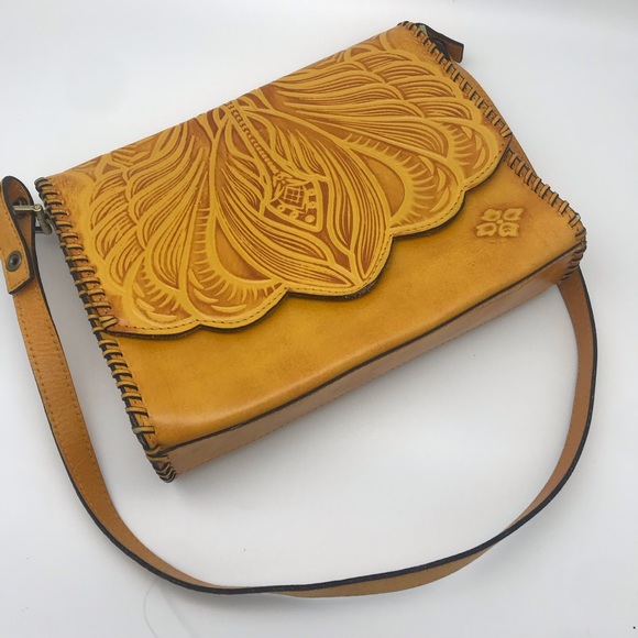 patricia nash santillana shoulder bag